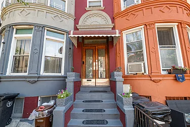 1052 Lincoln Place