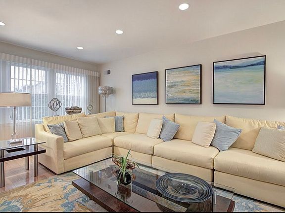 4th image of 8706 Chippendale Ct