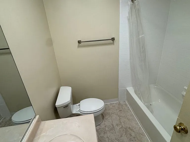 18520 Prairie St. — Photo 2
