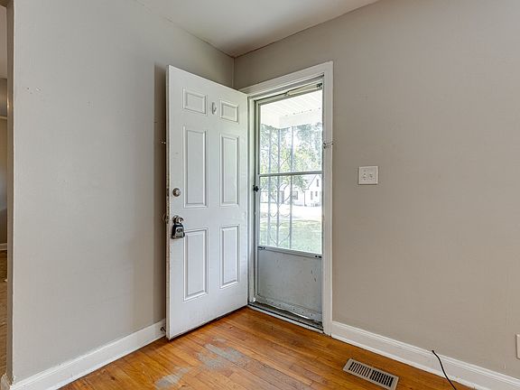 5th image of 2705 Brunswick Dr