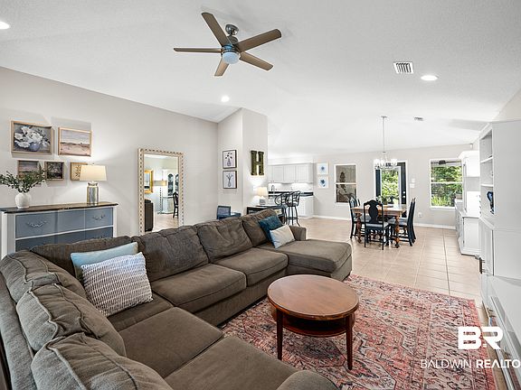 3rd image of 8153 Pecan Ct