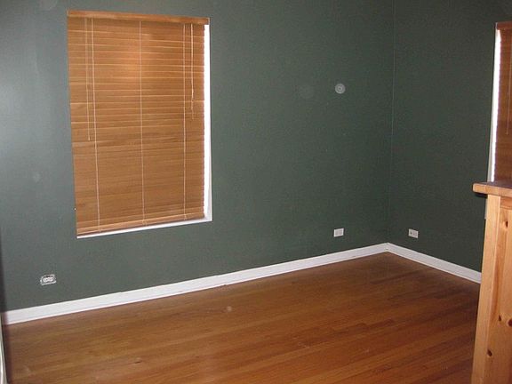 3rd image of 7442 N Hermitage Ave #3F