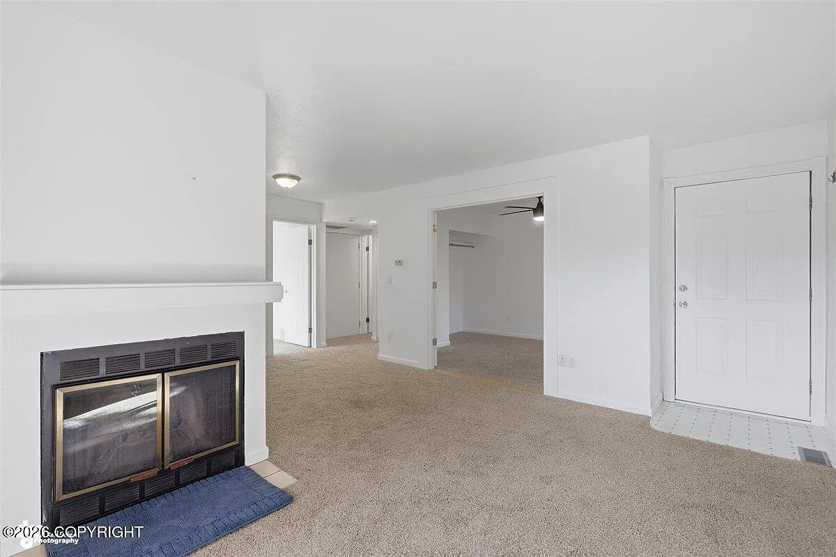 2 bed, 2.0 bath, 741 sqft, $1,895 — Photo 4