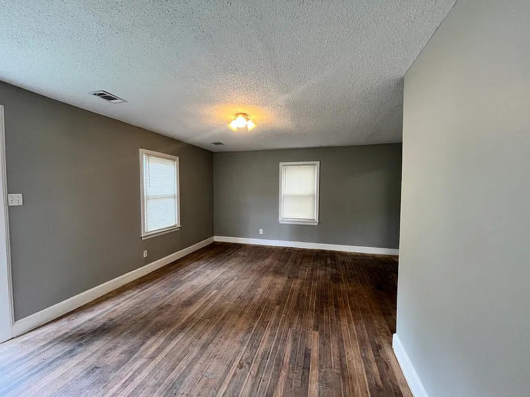 3203 Sunrise St — Photo 7