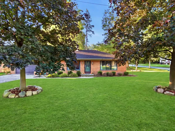 236 W South St, Hastings, MI 49058