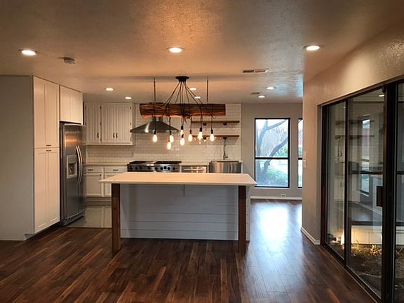 2nd image of 3833 Saddlehead Dr
