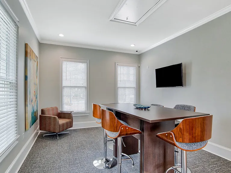 Conference tables and complimentary WiFi