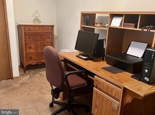 2330 Storms Store Rd, New Oxford, PA 17350