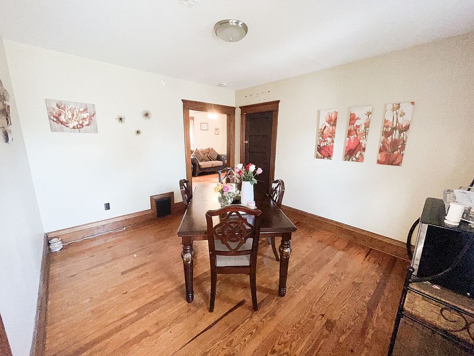 Formal dining room