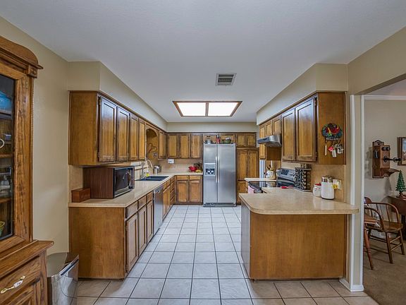 5th image of 740 Montvale Dr