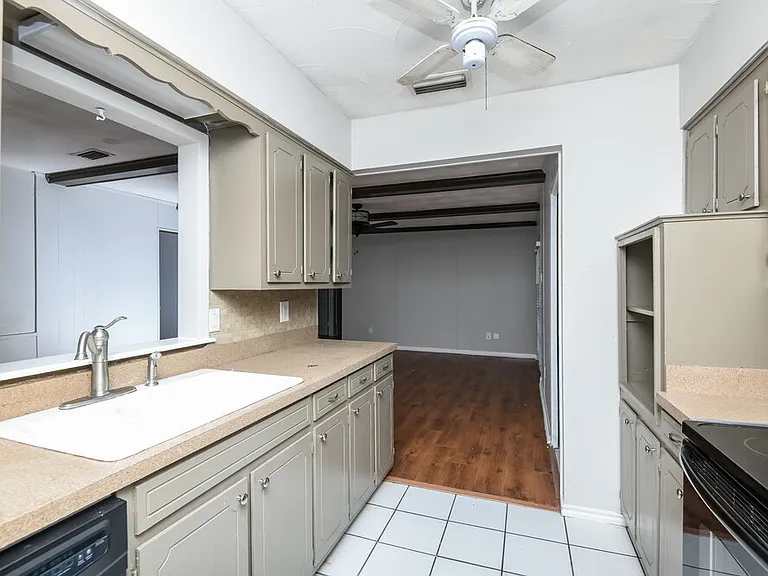 2532 Belhaven Dr — Photo 9