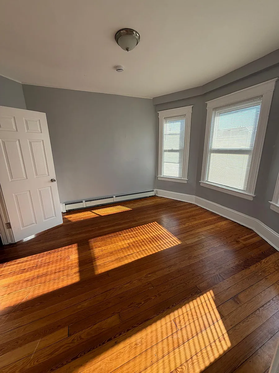 Building Photo - 76 Hamilton St #2