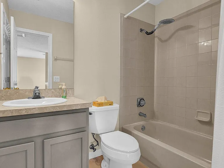 604 Nadina Pl — Photo 18