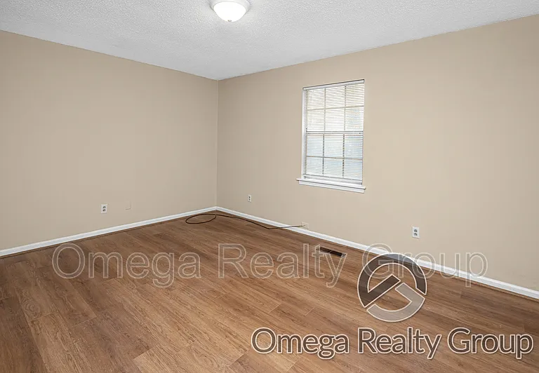 1830 Christian St — Photo 20