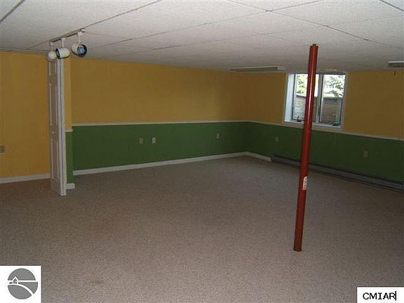 4th image of 1016 Sweeney Rd