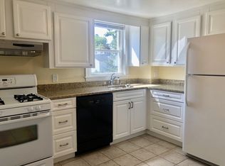 17 Hatfield Rd UNIT 17, West Newton, MA 02465