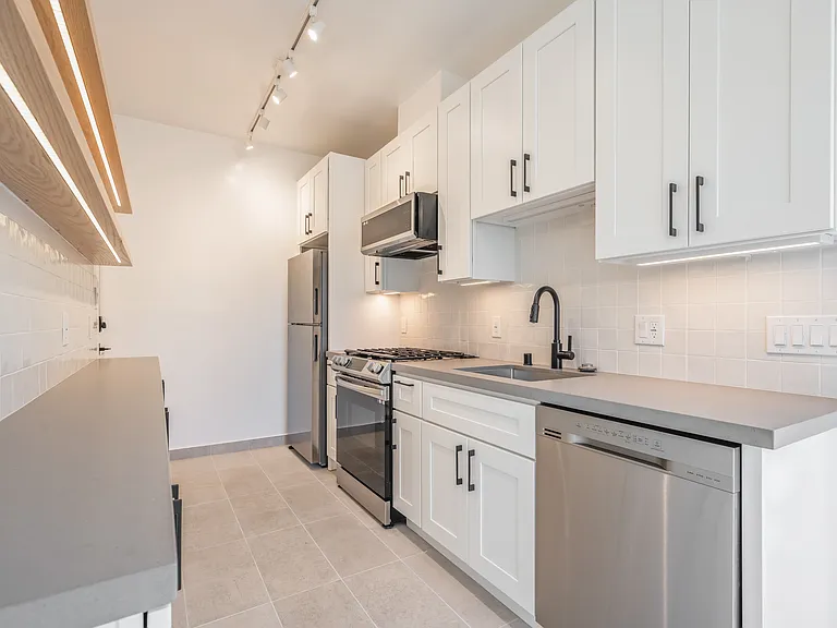 1312 Riviera Ave #303 — Photo 6