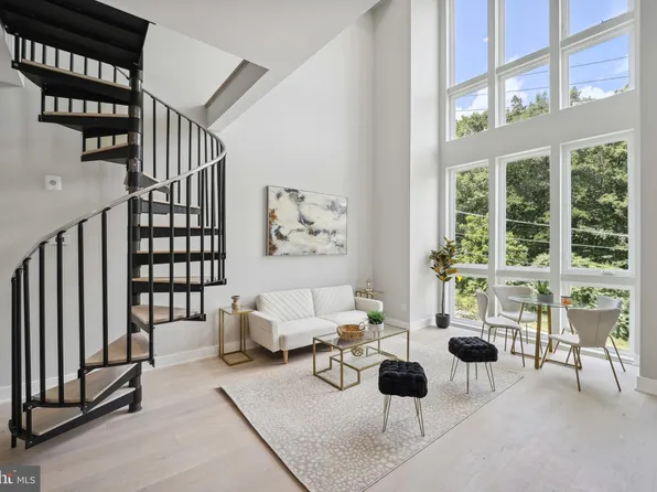 2213 M St NE #3, Washington, DC 20002