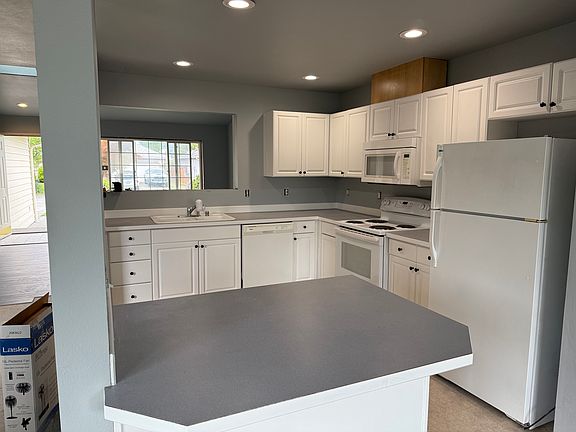 5th image of 13821 53rd Ave NE