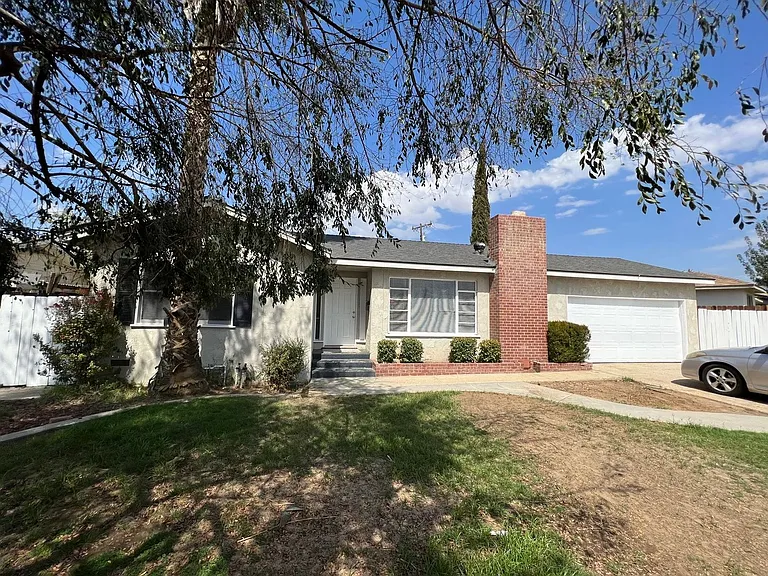 210 Irene St — Photo 1