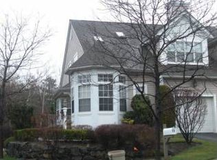 71 Roundtop Rd, Yonkers, NY 10710