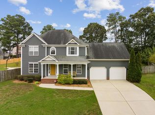 1320 Hunters Trl, Hope Mills, NC 28348