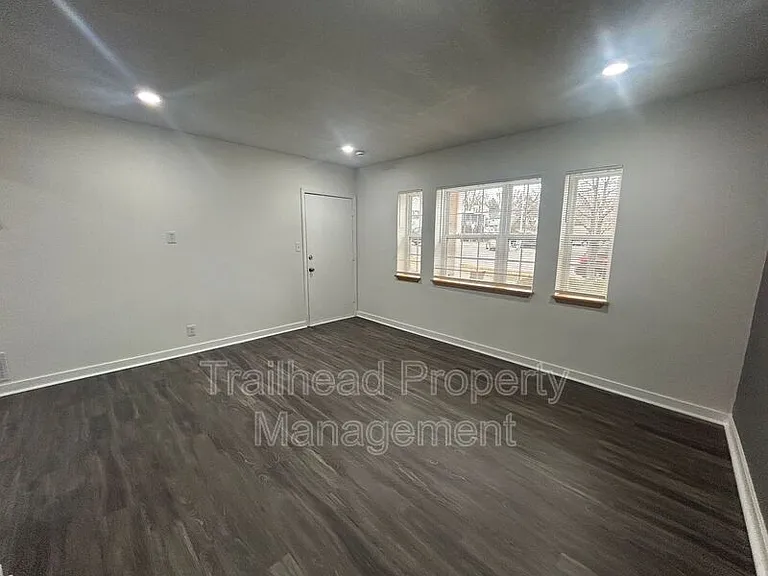 312 E Gregory Blvd #1-W — Photo 1