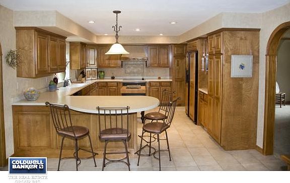 Spacious Kitchen with Plenty