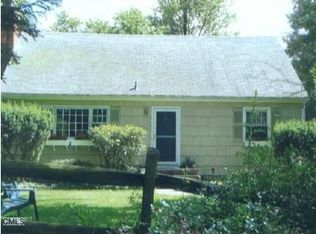 34 Meeker Ct, Norwalk, CT 06853