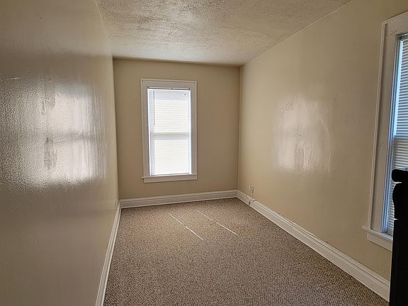 2nd image of 607 N Poplar St #1