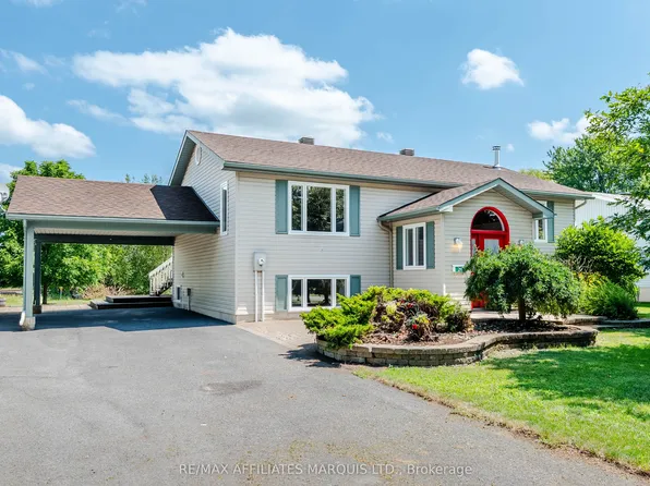 24 Nelson St, North Stormont, ON K0C 1K0