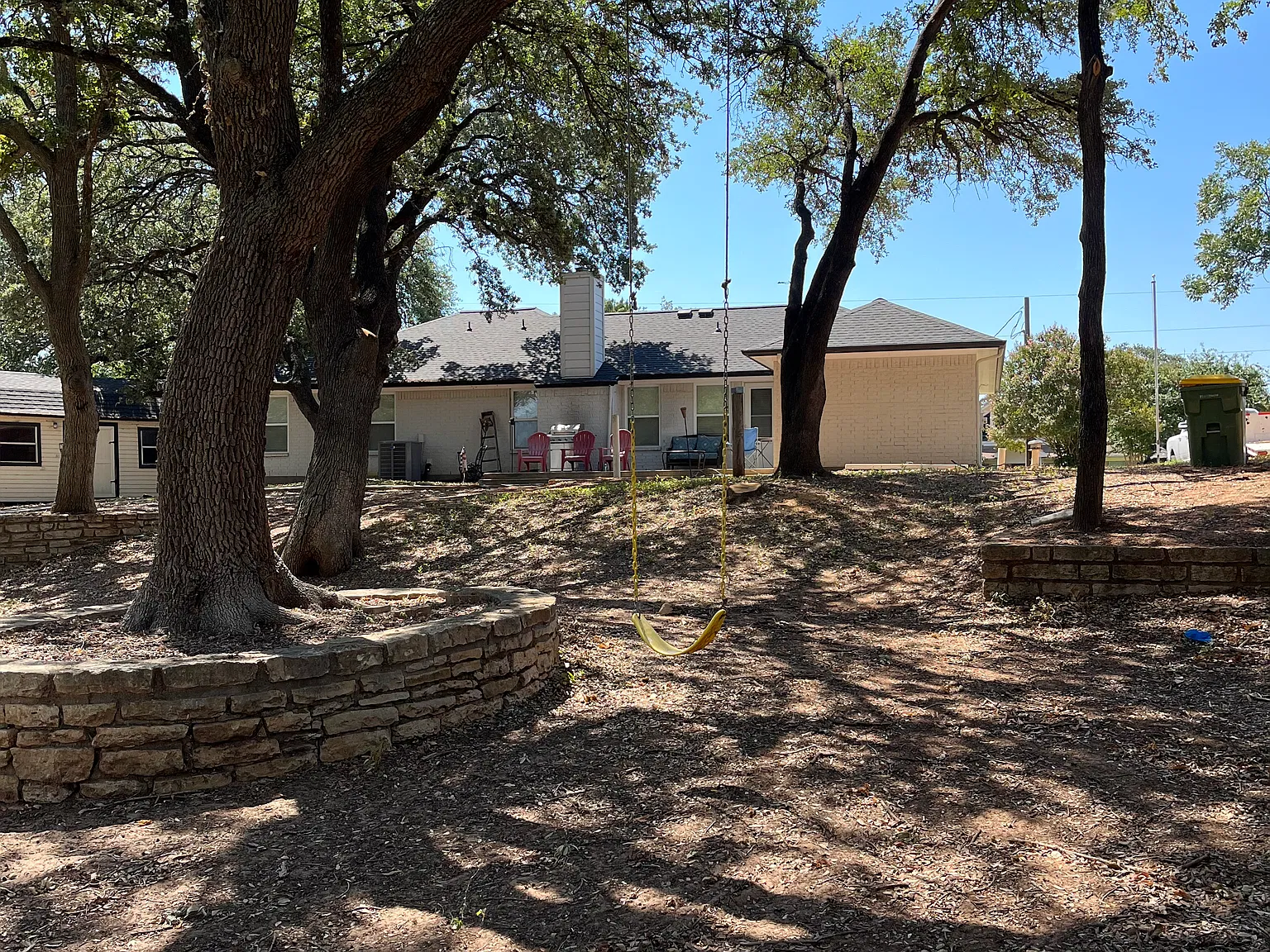 3 bed, 1316 sqft, $3,500 — Photo 2