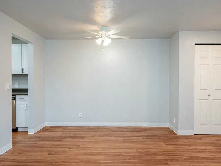 Pacific Village | Dining Room