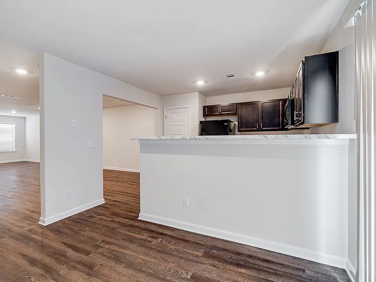 8 Red Robin Ct — Photo 13