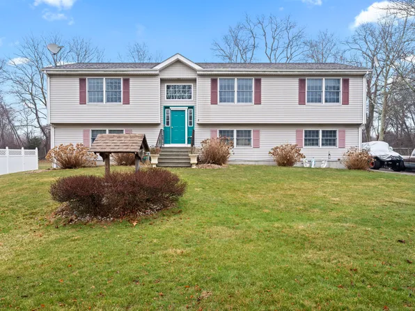 11 Leitao Drive, Montville, CT 06370