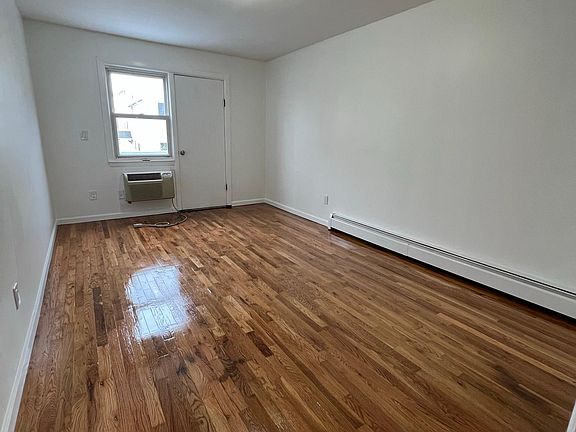5th image of 24053 68th Ave Floor 2