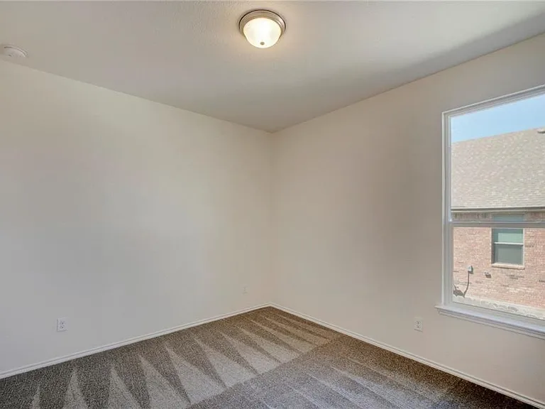 3105 Maurine Dr — Photo 27