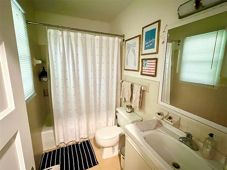 1723 NW 7th Ave — Photo 37