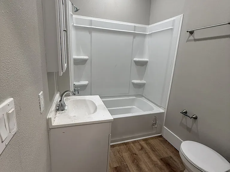 622 Pink Apartment Rd — Photo 4