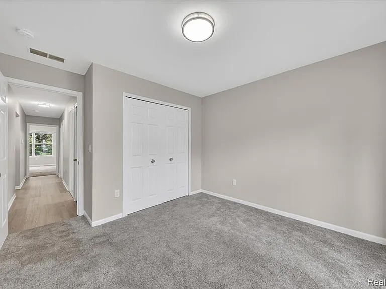 44393 Sunnyside Dr — Photo 18