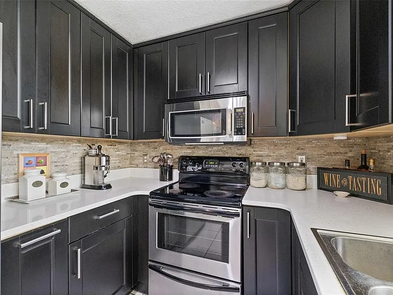 4265 Brentwood Park Cir — Photo 31