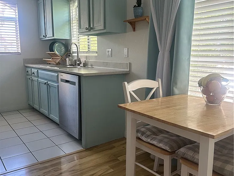 517 Indian Bluff St #202 — Photo 6