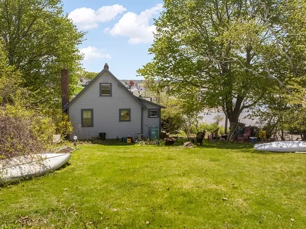 114 Little Neck Rd, Ipswich, MA 01938