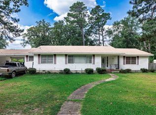 110 S 10th St, Gurdon, AR 71743