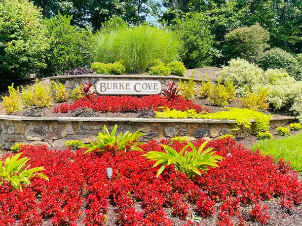 5926 Cove Landing Rd APT 201, Burke, VA 22015