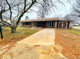 224 Lakeview Dr, Holdenville, OK 74848