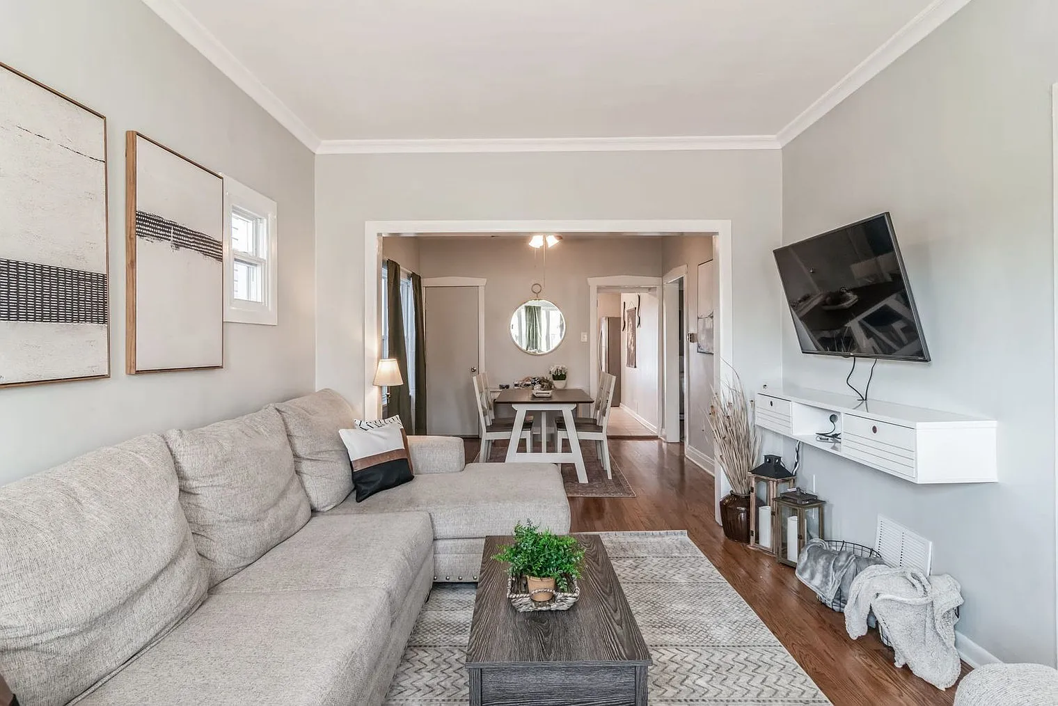 3 bed, 1.0 bath, 990 sqft, $3,384 — Photo 2