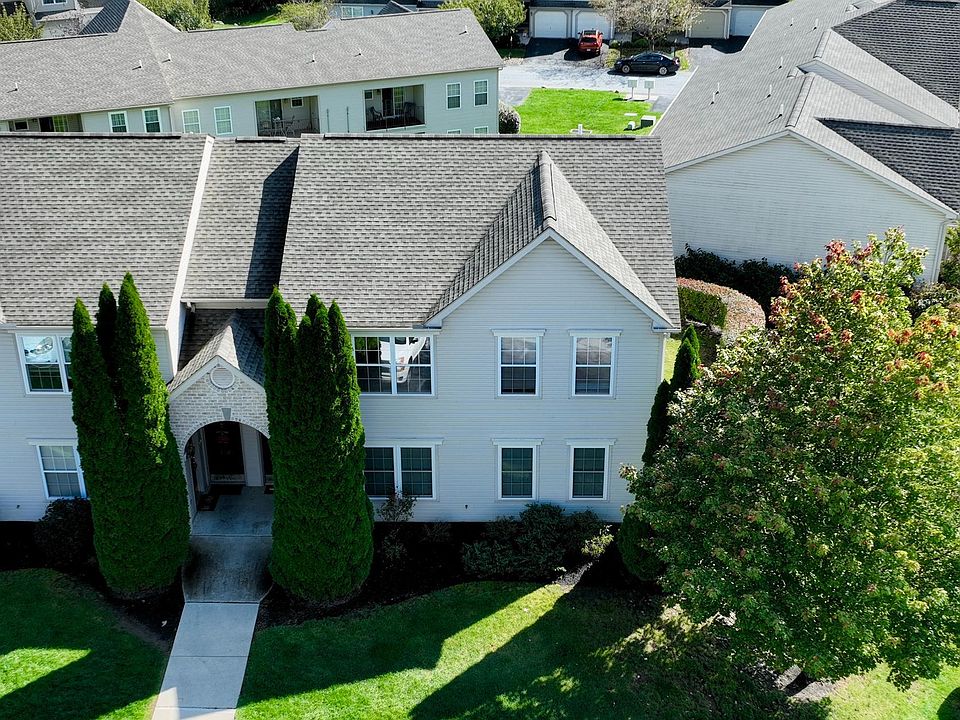 2nd image of 130 Hiddenwood Dr