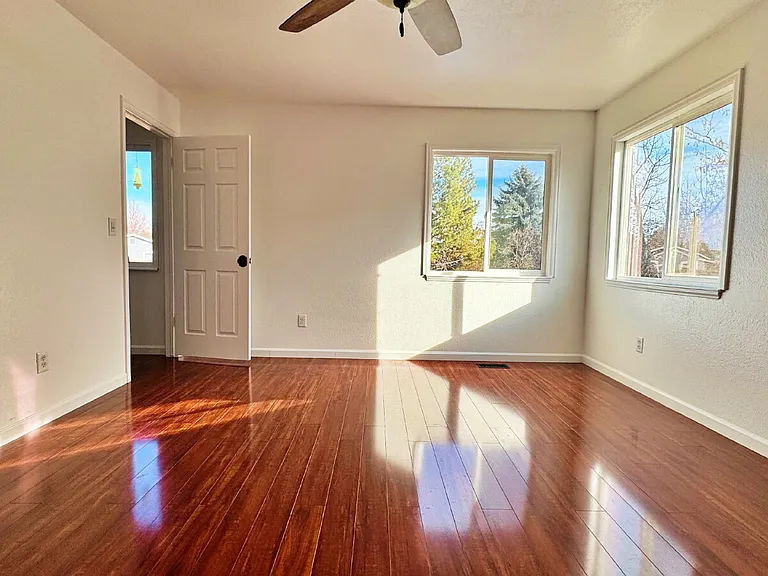 18723 E Utah Cir — Photo 8