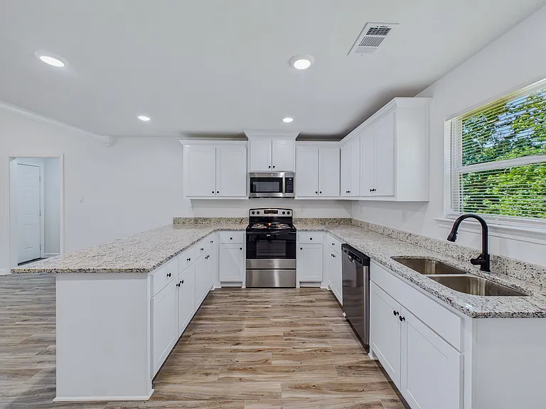 109 Coal Mountain Rd — Photo 2